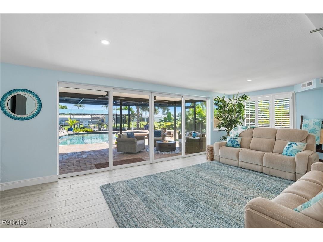 5257 Stratford Court Cape Coral FL 33904 2025012844 image8