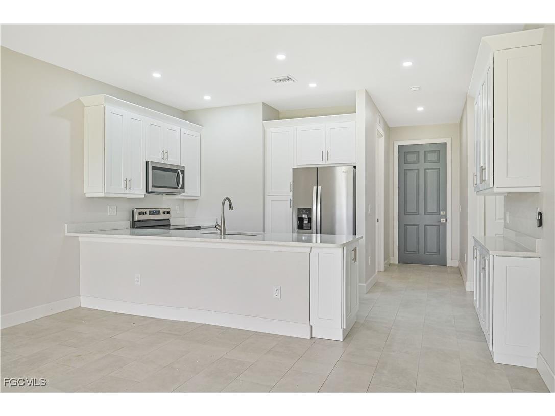 526/528 Grant Boulevard Lehigh Acres FL 33974 2025004092 image2