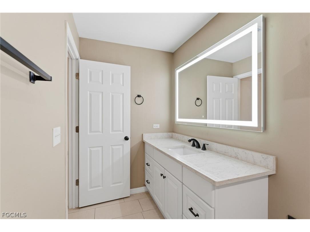 526-528 SE 5th Place Cape Coral FL 33990 2026009807 image13