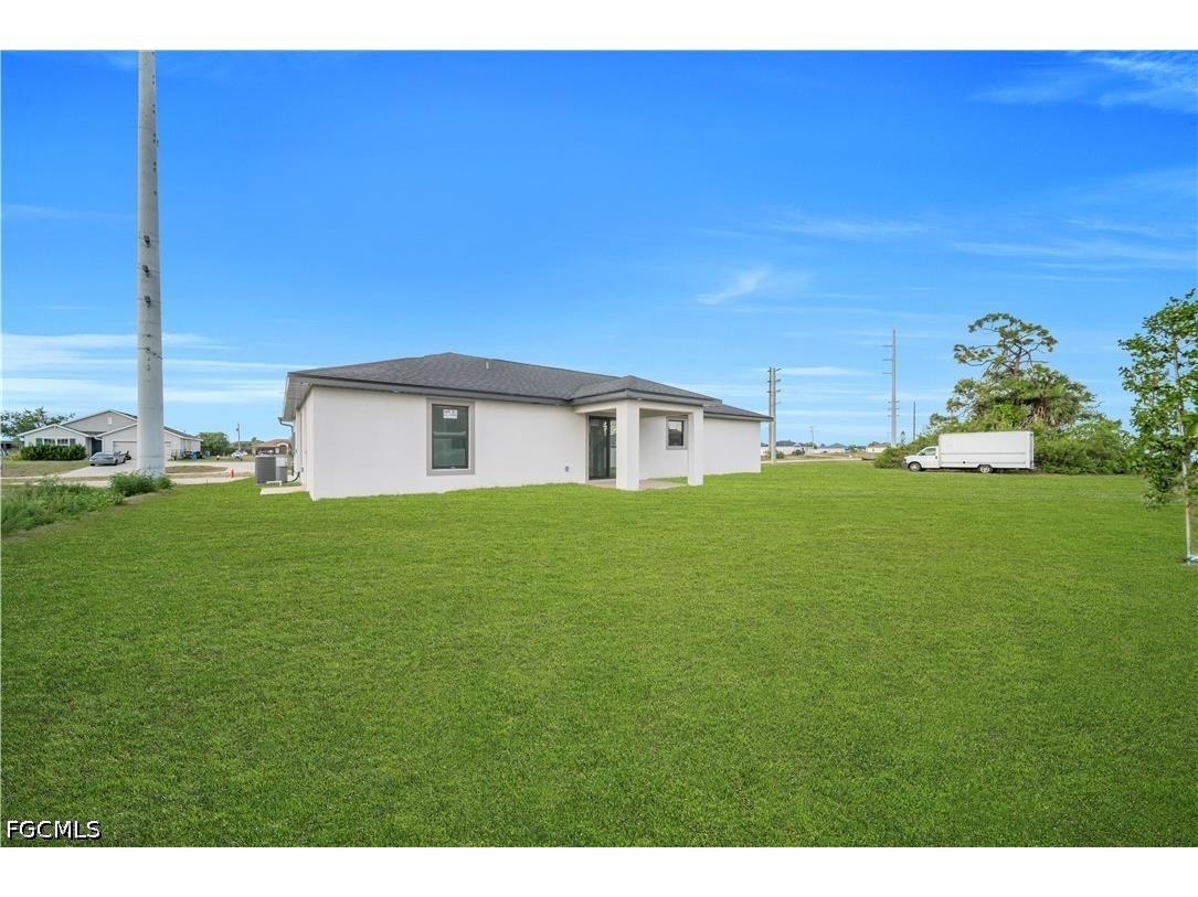 526 Kismet Parkway W Cape Coral FL 33993 2026018954 image25