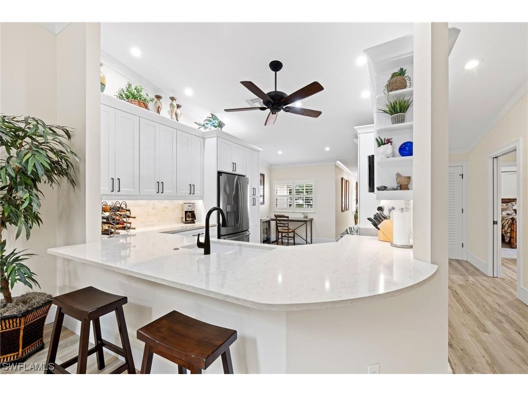 526 Lake Louise Circle #4-402 Naples FL 34110 223073153 image1