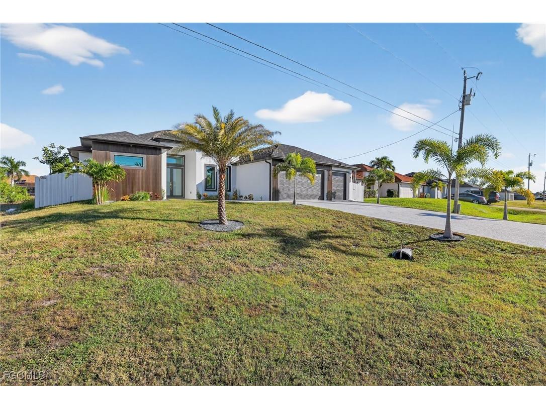 526 NE 5th Place Cape Coral FL 33909 2025022205 image1