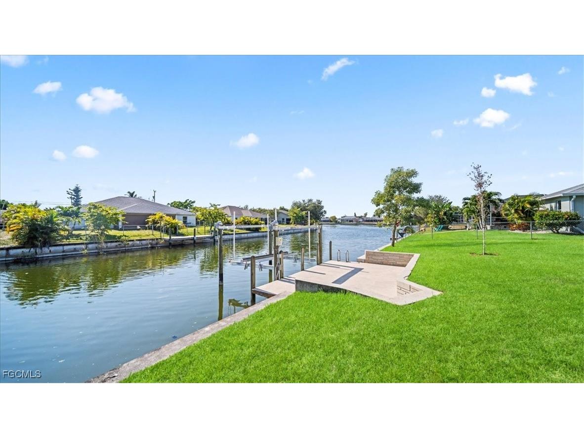 526 SE 4th Street Cape Coral FL 33990 2025020228 image10