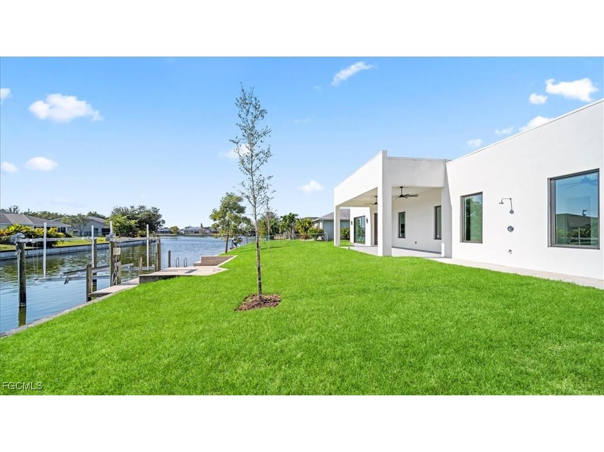 526 SE 4th Street Cape Coral FL 33990 2025020228 image11