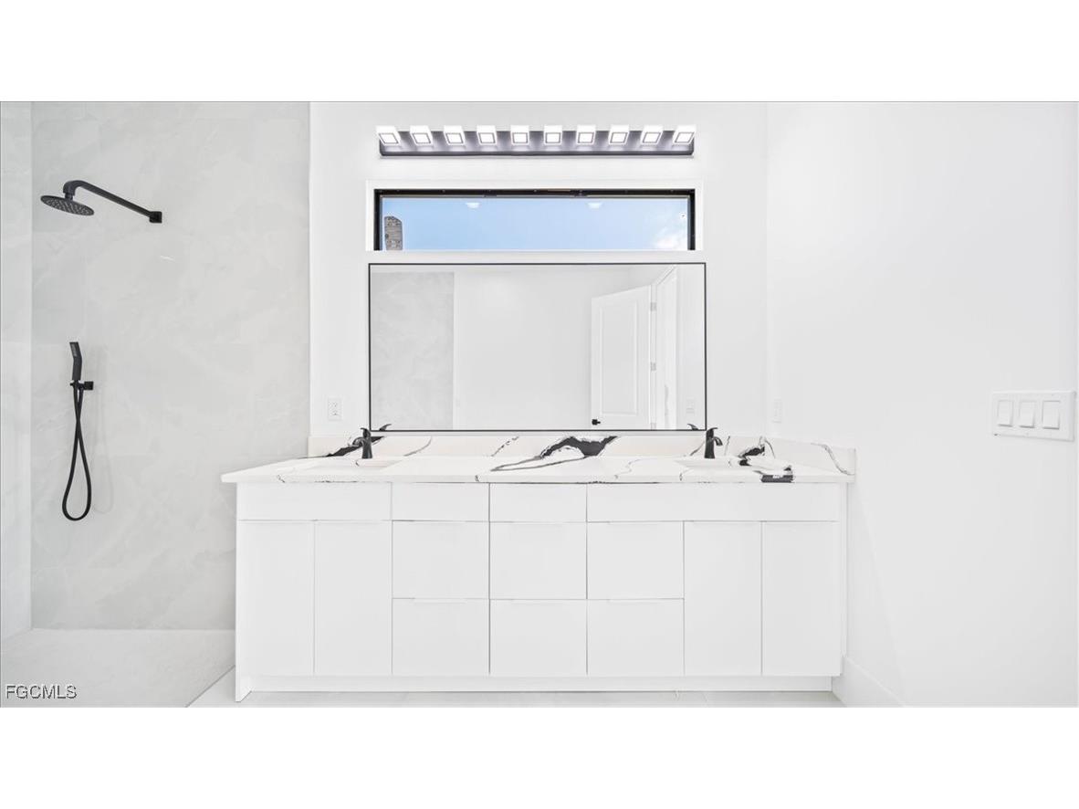 526 SE 4th Street Cape Coral FL 33990 2025020228 image16