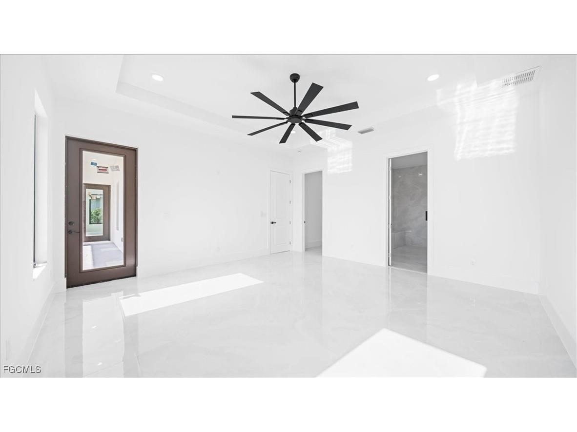 526 SE 4th Street Cape Coral FL 33990 2025020228 image18