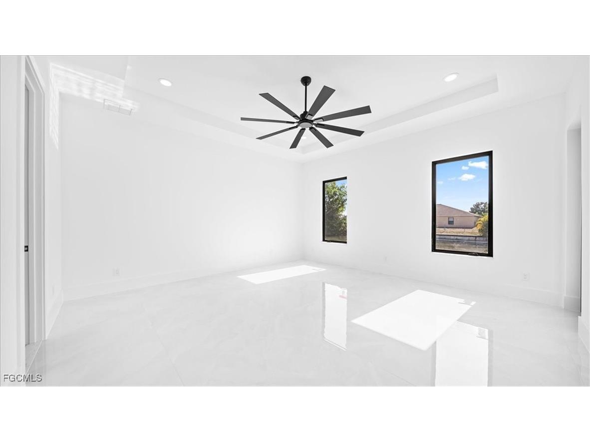 526 SE 4th Street Cape Coral FL 33990 2025020228 image20