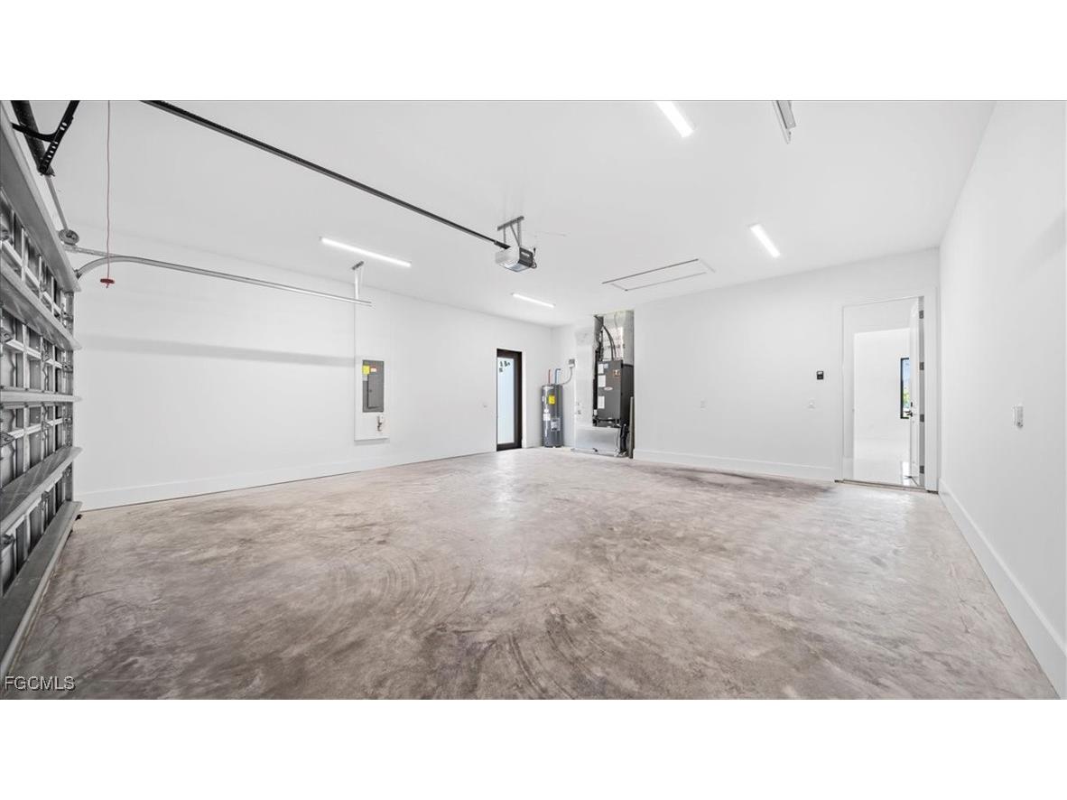 526 SE 4th Street Cape Coral FL 33990 2025020228 image23