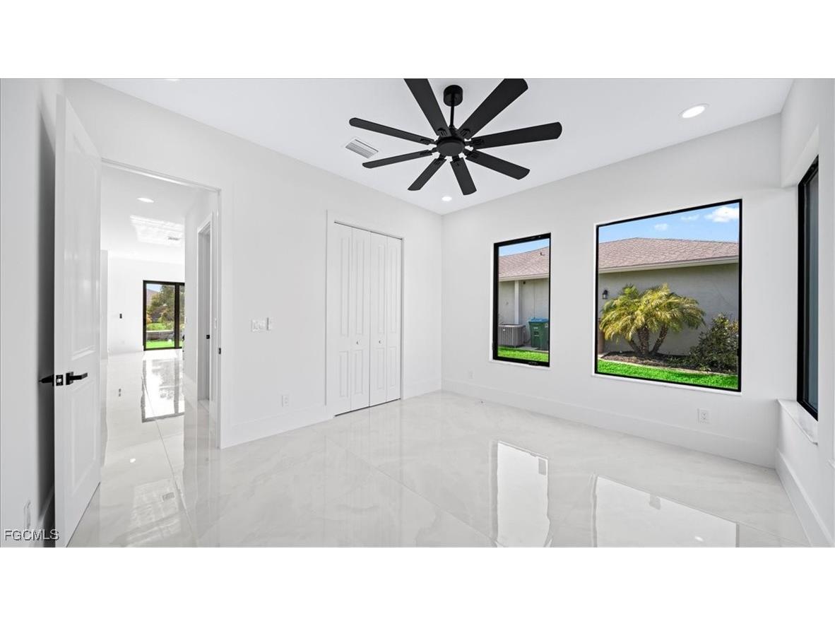 526 SE 4th Street Cape Coral FL 33990 2025020228 image25