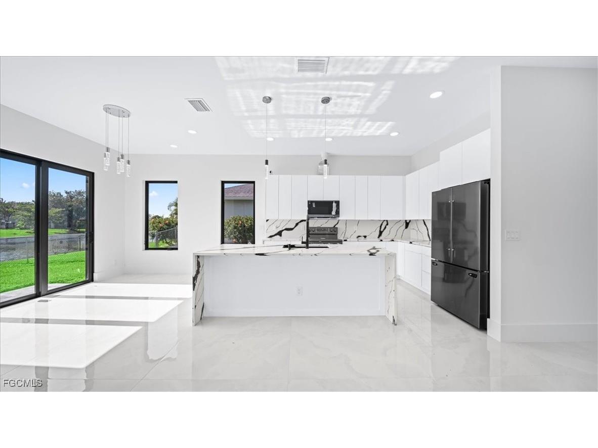 526 SE 4th Street Cape Coral FL 33990 2025020228 image29