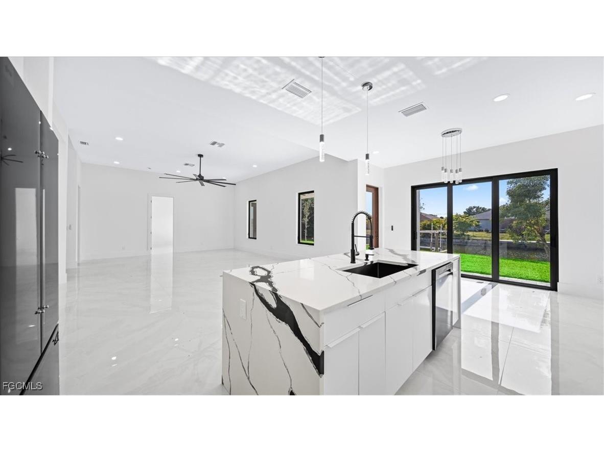 526 SE 4th Street Cape Coral FL 33990 2025020228 image31