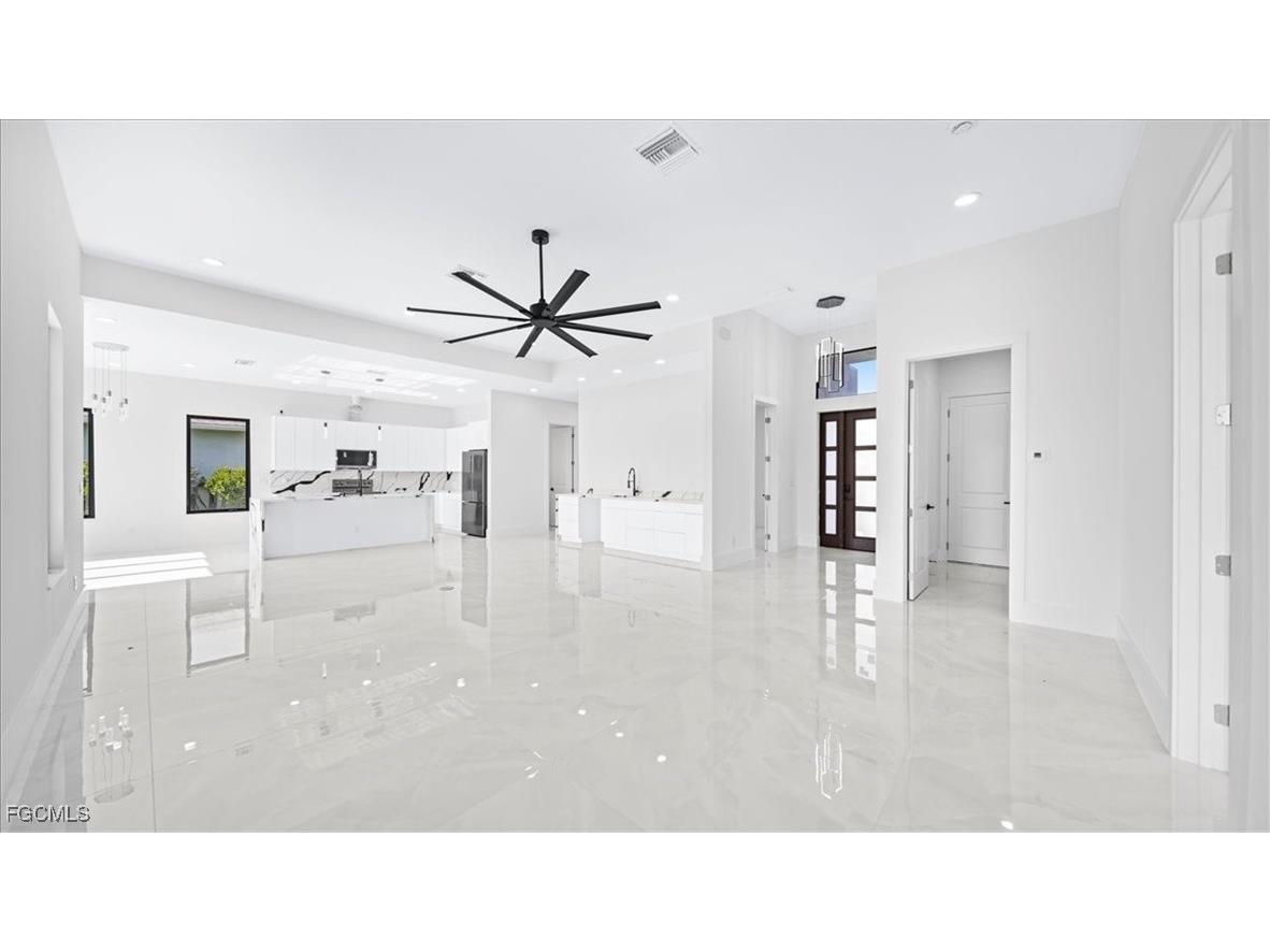 526 SE 4th Street Cape Coral FL 33990 2025020228 image37