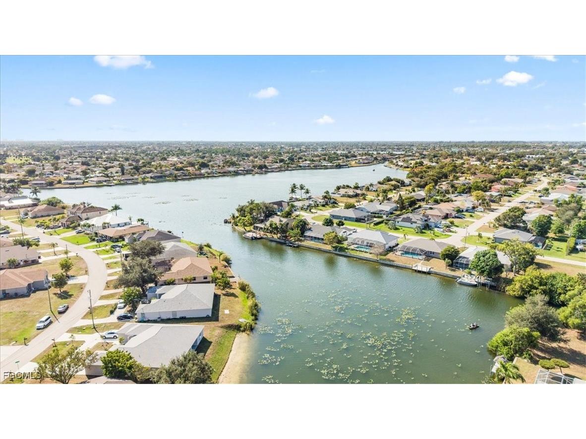 526 SE 4th Street Cape Coral FL 33990 2025020228 image41