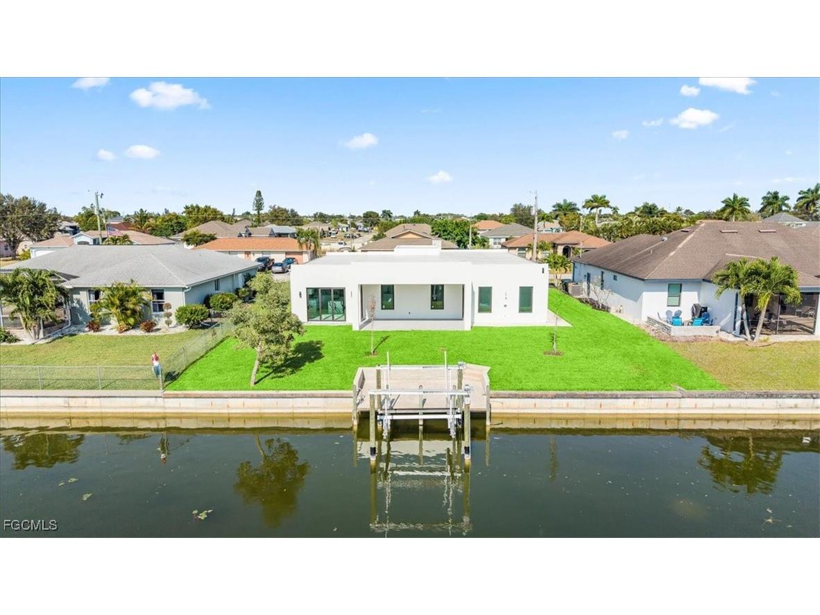 526 SE 4th Street Cape Coral FL 33990 2025020228 image43