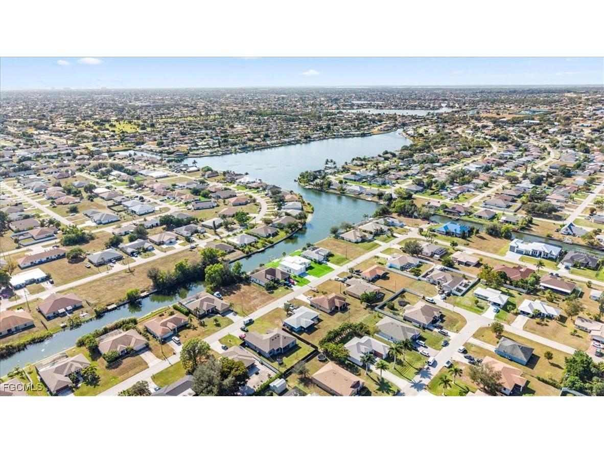 526 SE 4th Street Cape Coral FL 33990 2025020228 image45