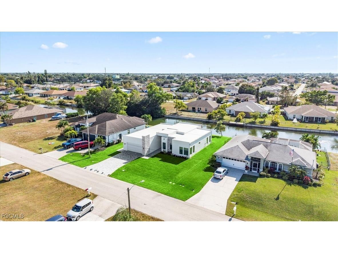 526 SE 4th Street Cape Coral FL 33990 2025020228 image47