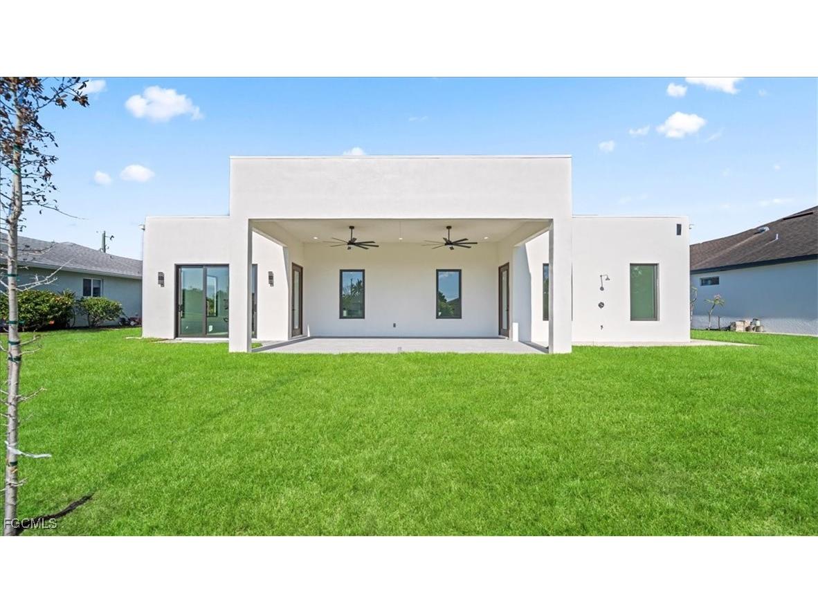 526 SE 4th Street Cape Coral FL 33990 2025020228 image9