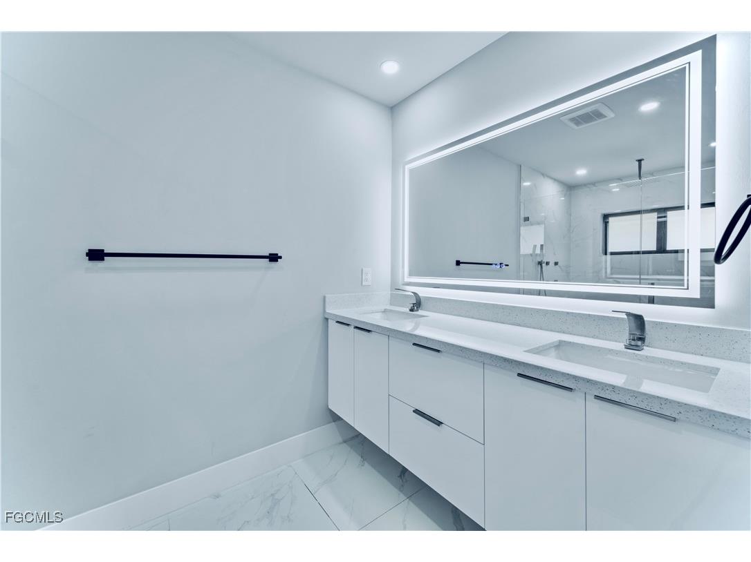 526 Wabasso Avenue S Lehigh Acres FL 33974 2025021161 image10