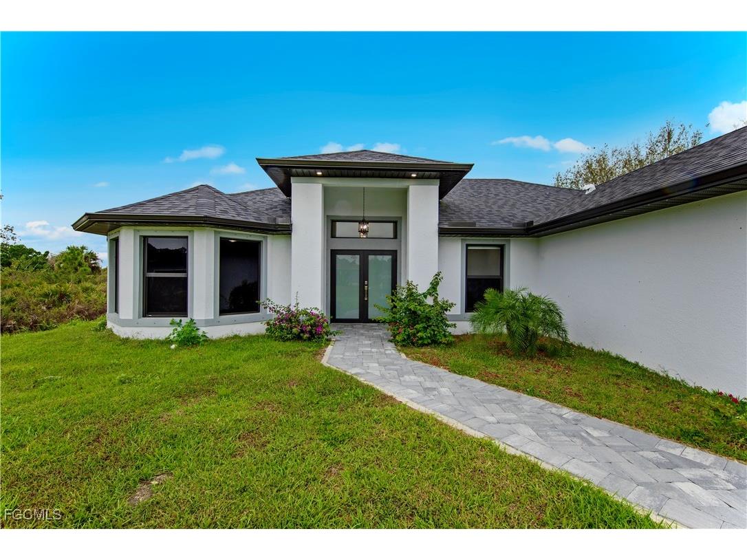 526 Wabasso Avenue S Lehigh Acres FL 33974 2025021161 image5