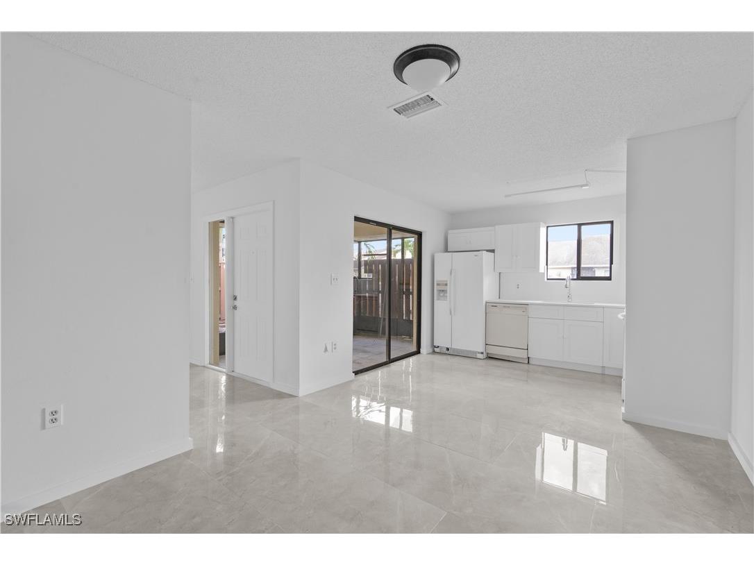 5260 Cedarbend Drive SW #4 Fort Myers FL 33919 224095831 image1