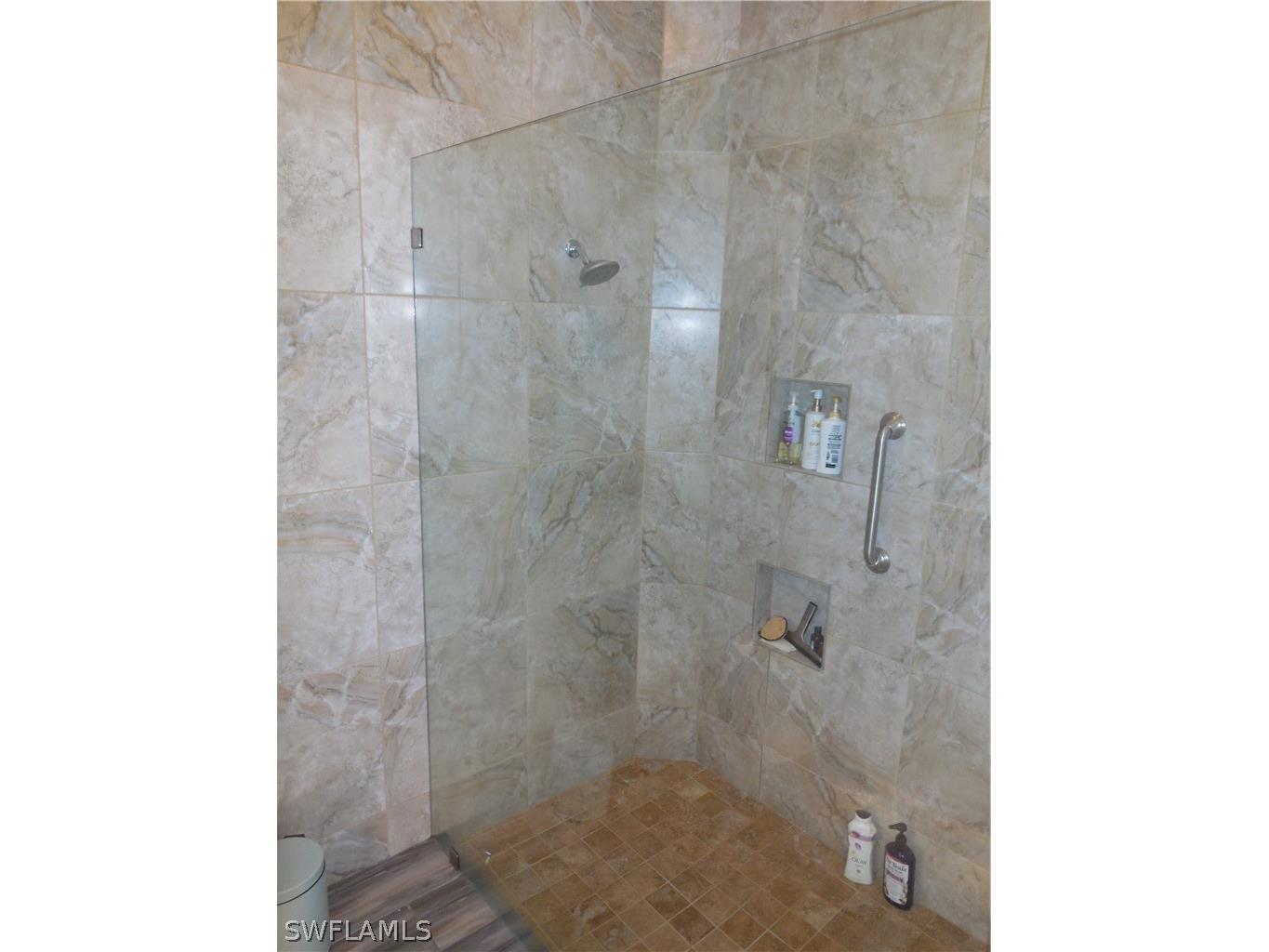 5267 Hawkesbury Way Naples FL 34119 226012397 image16