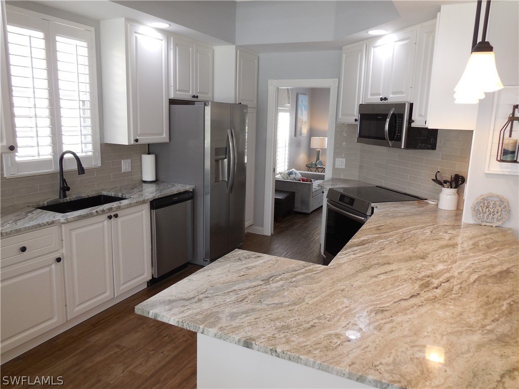 5267 Hawkesbury Way Naples FL 34119 226012397 image3