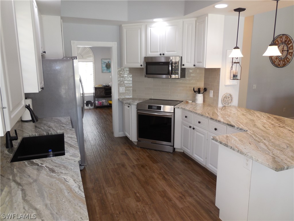 5267 Hawkesbury Way Naples FL 34119 226012397 image4