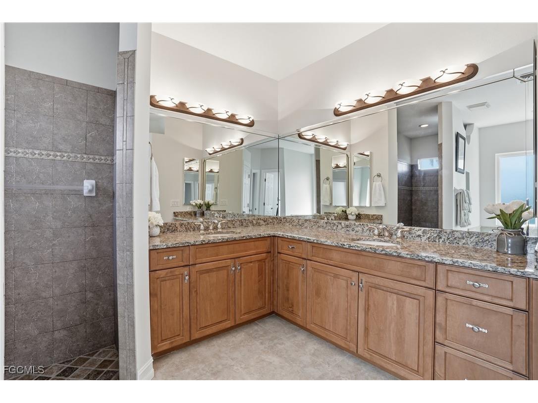 5267 Tiffany Court Cape Coral FL 33904 2025019645 image23