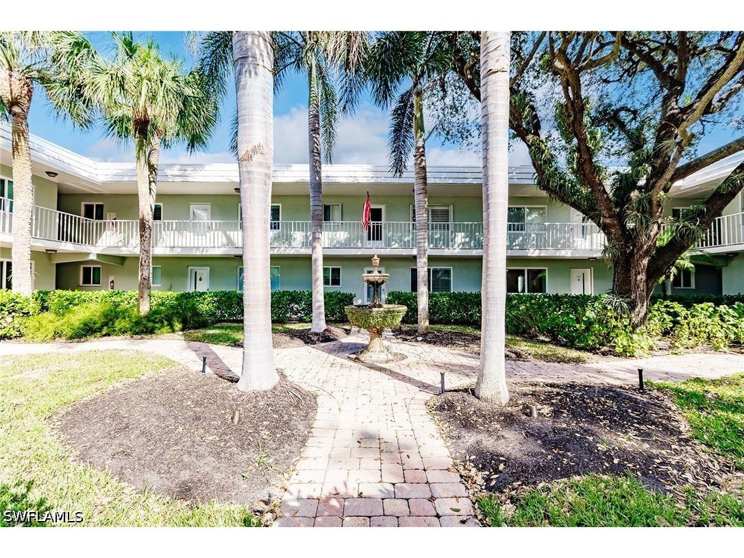 527 Broad Avenue S #527 Naples FL 34102 226023833 image2