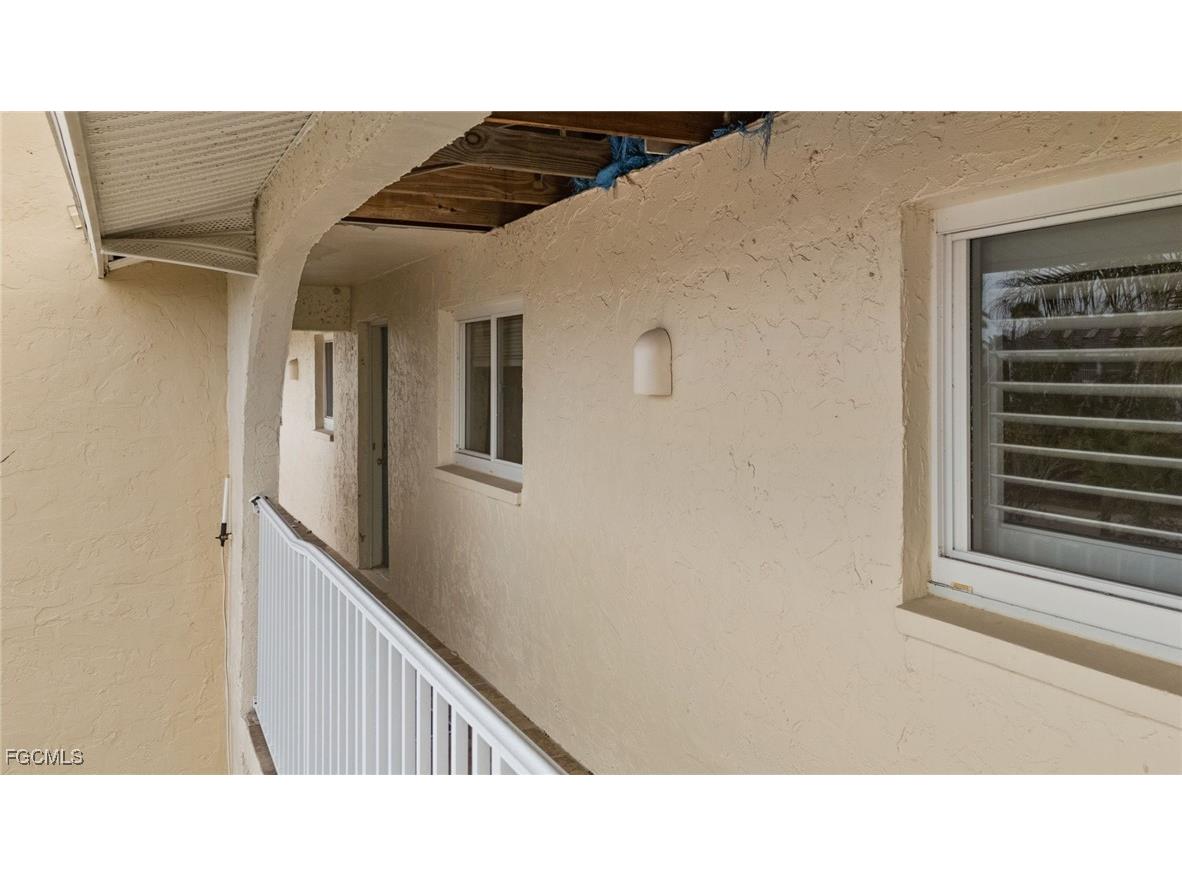 527 E Gulf Drive #204 Sanibel FL 33957 2025014414 image10