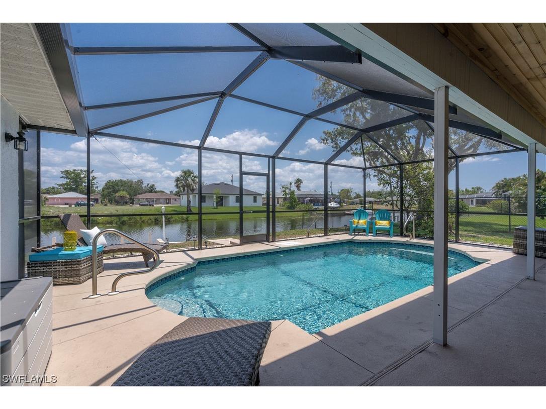 527 SE 23rd Avenue Cape Coral FL 33990 223036275 image1