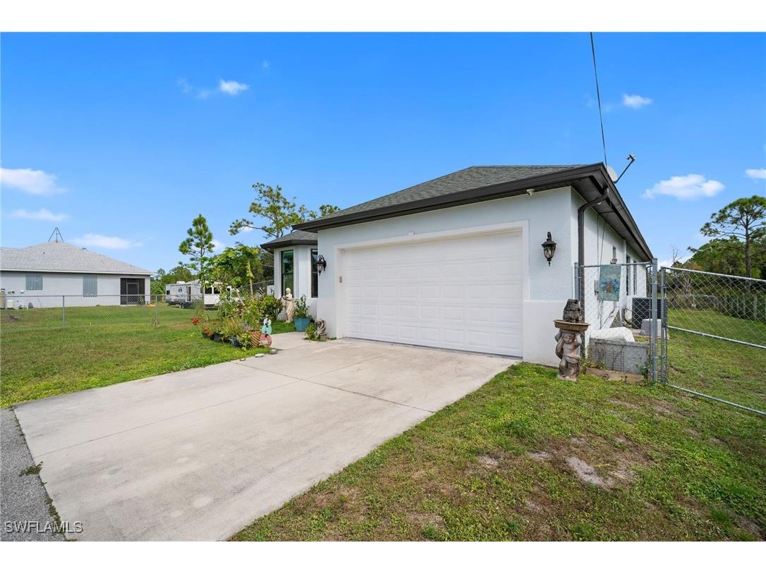 5270 42nd Street NE Naples FL 34120 225077090 image3