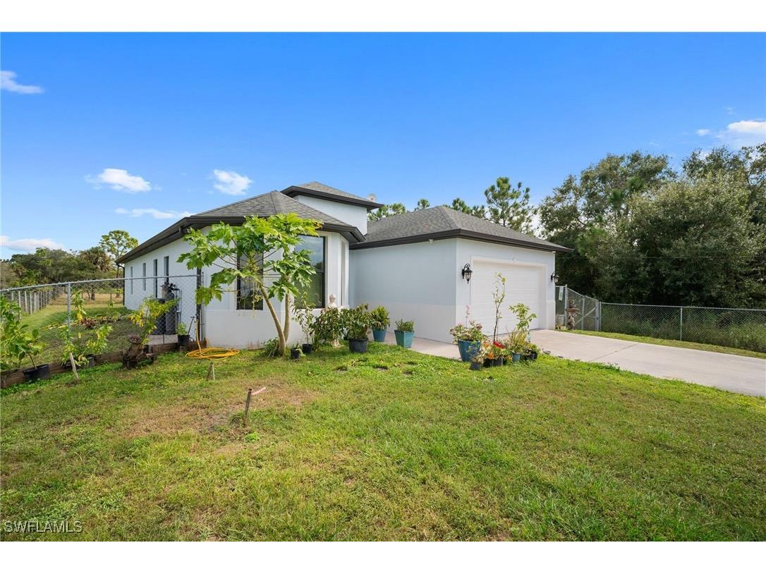 5270 42nd Street NE Naples FL 34120 225077090 image4