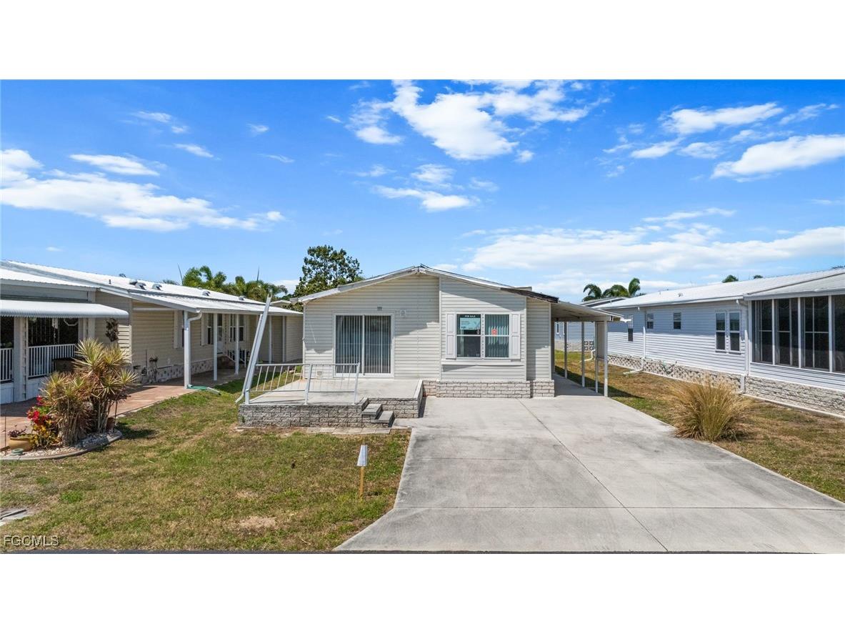 5270 Manatee Bay Lane Fort Myers FL 33905 2025000426 image1
