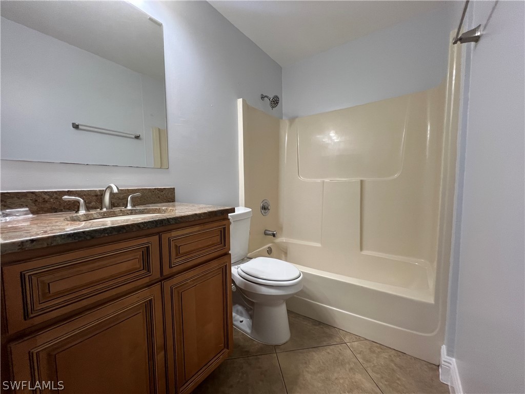 5270 Treetops Drive #J201 Naples FL 34113 226004038 image11