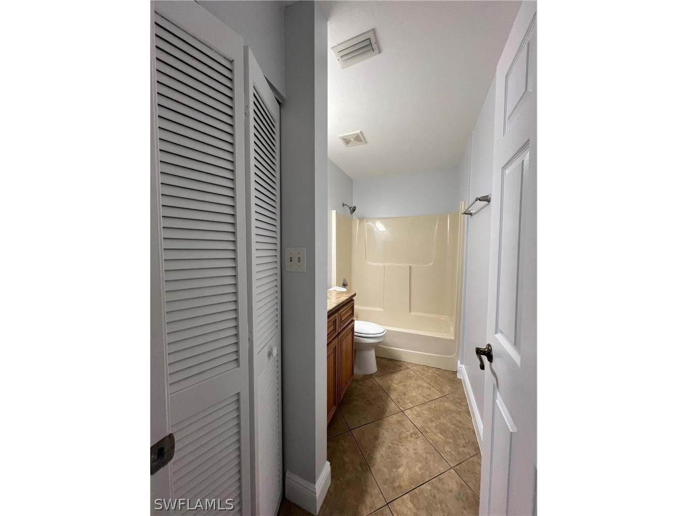 5270 Treetops Drive #J201 Naples FL 34113 226004038 image12