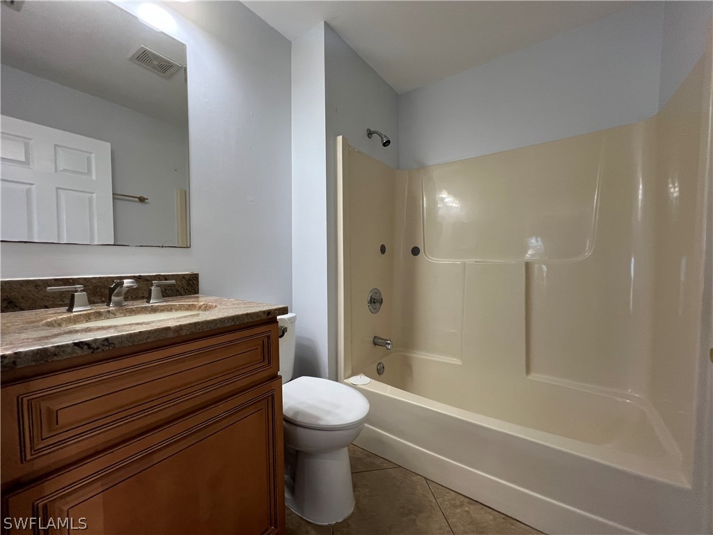 5270 Treetops Drive #J201 Naples FL 34113 226004038 image18