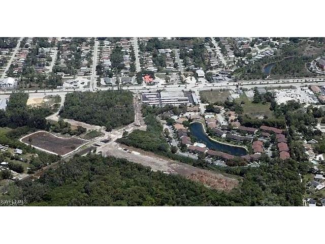 5270 Treetops Drive #J201 Naples FL 34113 226004038 image4