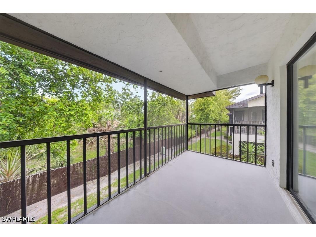 5270 Treetops Drive #J201 Naples FL 34113 226016502 image17