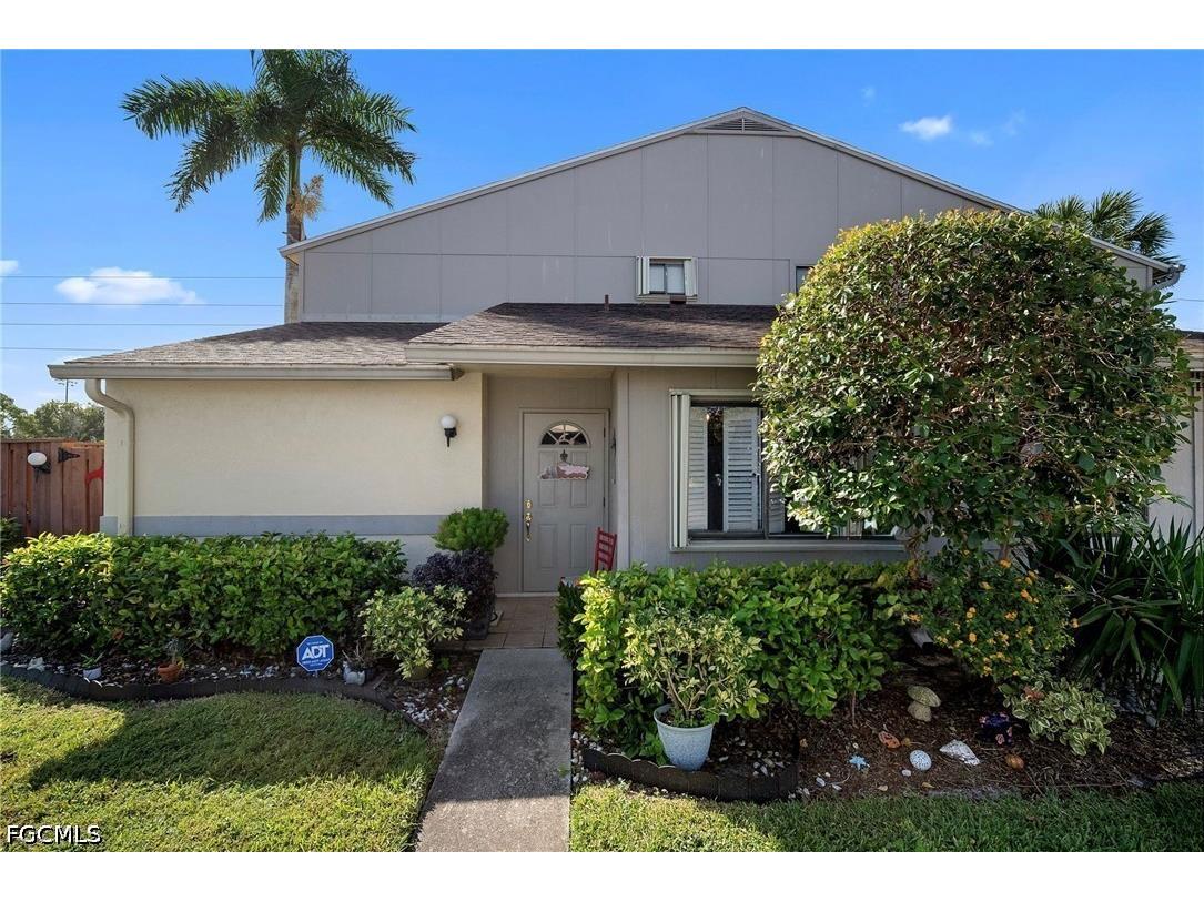 5272 Cedarbend Drive #1 Fort Myers FL 33919 2026028065 image1