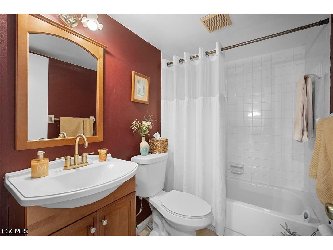 5272 Cedarbend Drive #1 Fort Myers FL 33919 2026028065 image16