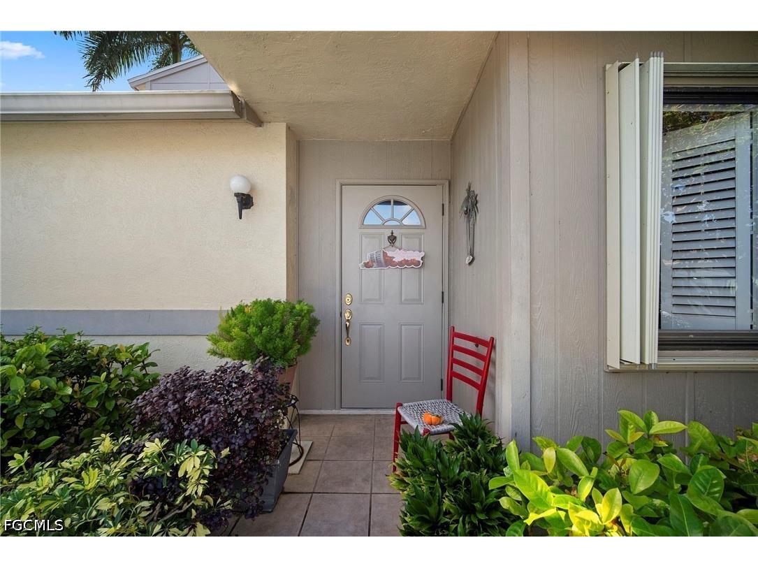 5272 Cedarbend Drive #1 Fort Myers FL 33919 2026028065 image2