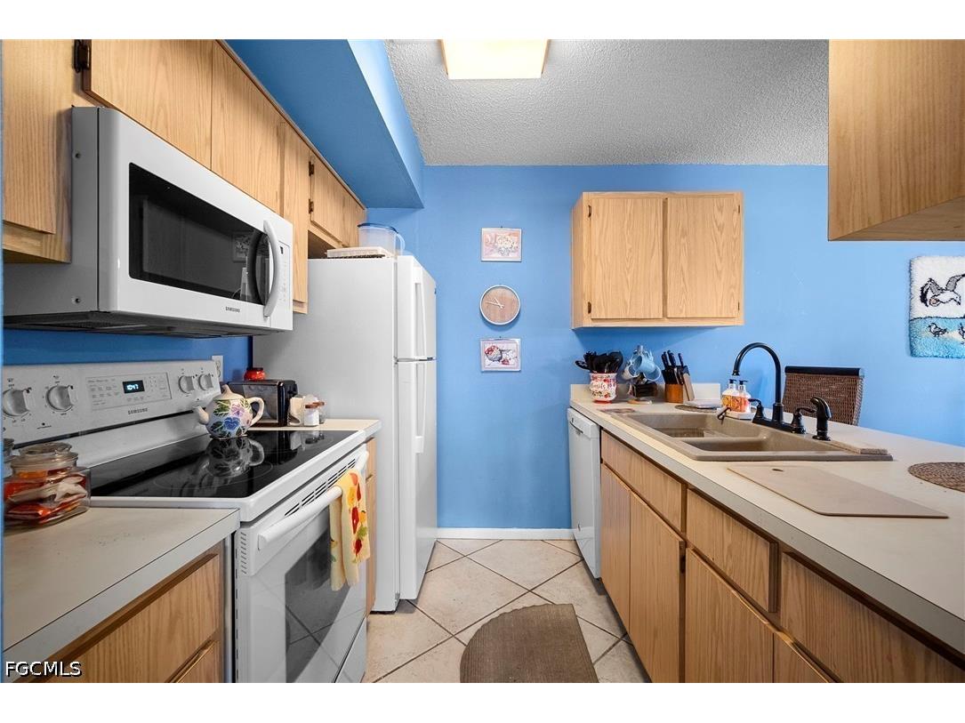 5272 Cedarbend Drive #1 Fort Myers FL 33919 2026028065 image8