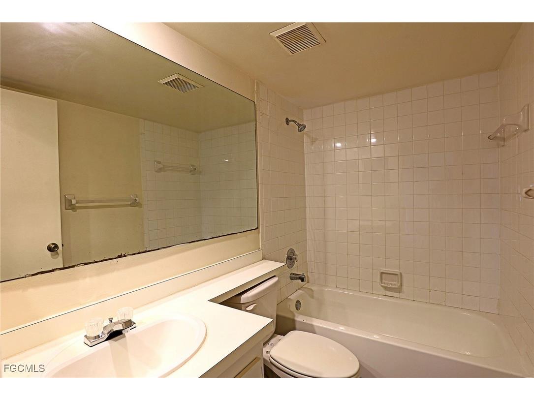 5274 Cedarbend Drive #3 Fort Myers FL 33919 2025021677 image12