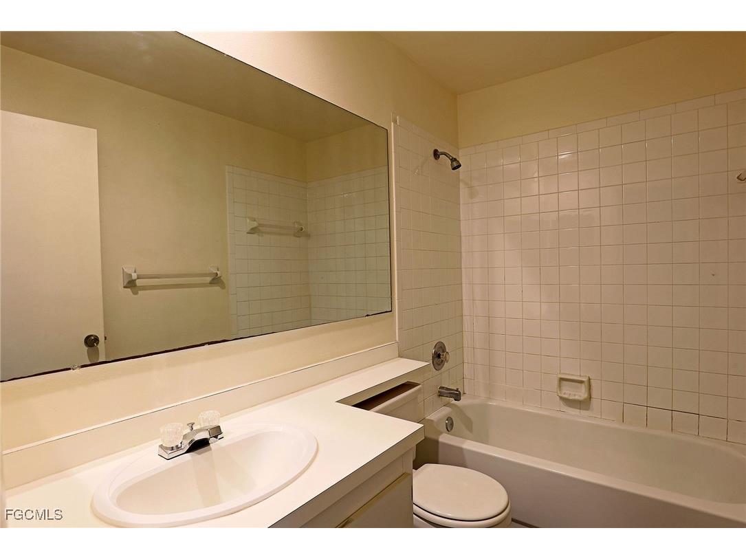 5274 Cedarbend Drive #3 Fort Myers FL 33919 2025021677 image17