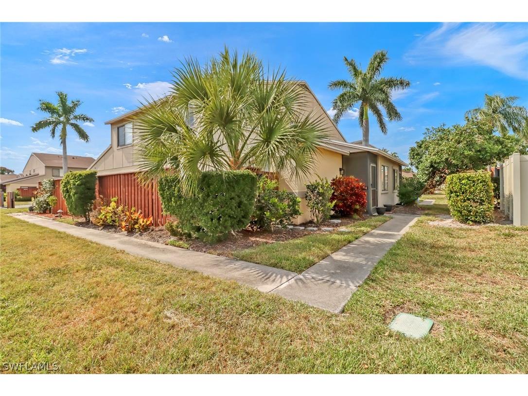 5274 Cedarbend Drive #4 Fort Myers FL 33919 224034260 image1