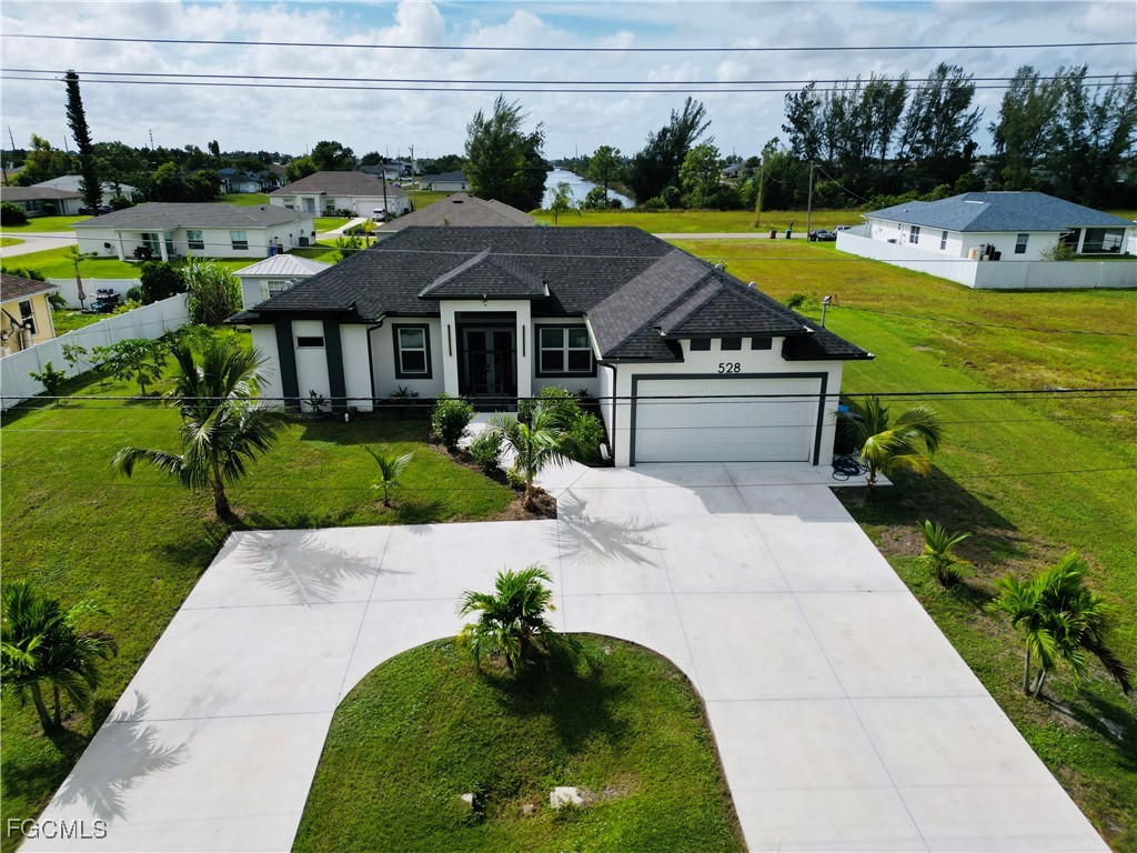 528 Jacaranda Parkway E Cape Coral FL 33909 2025012225 image1