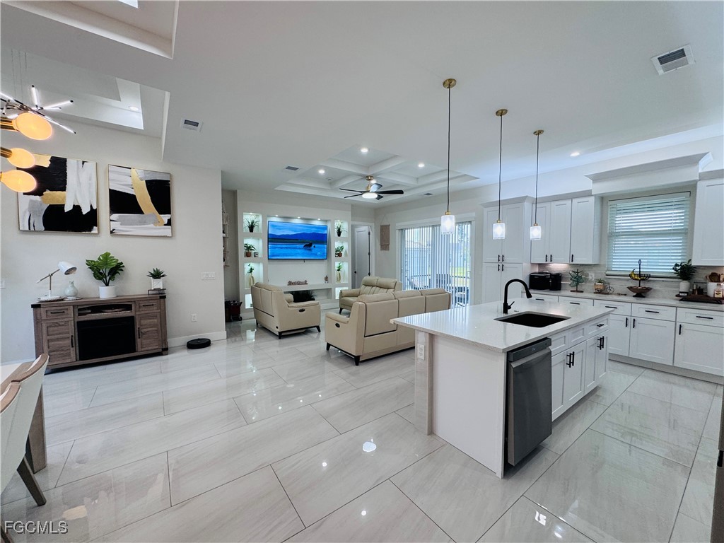 528 Jacaranda Parkway E Cape Coral FL 33909 2025012225 image13