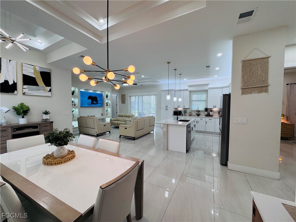 528 Jacaranda Parkway E Cape Coral FL 33909 2025012225 image14