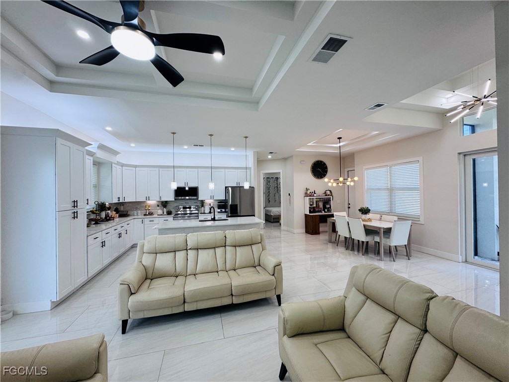 528 Jacaranda Parkway E Cape Coral FL 33909 2025012225 image19